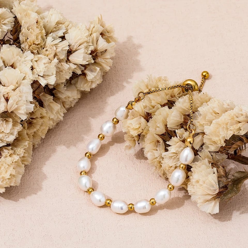 Pulsera de Perlas en Tono Dorado