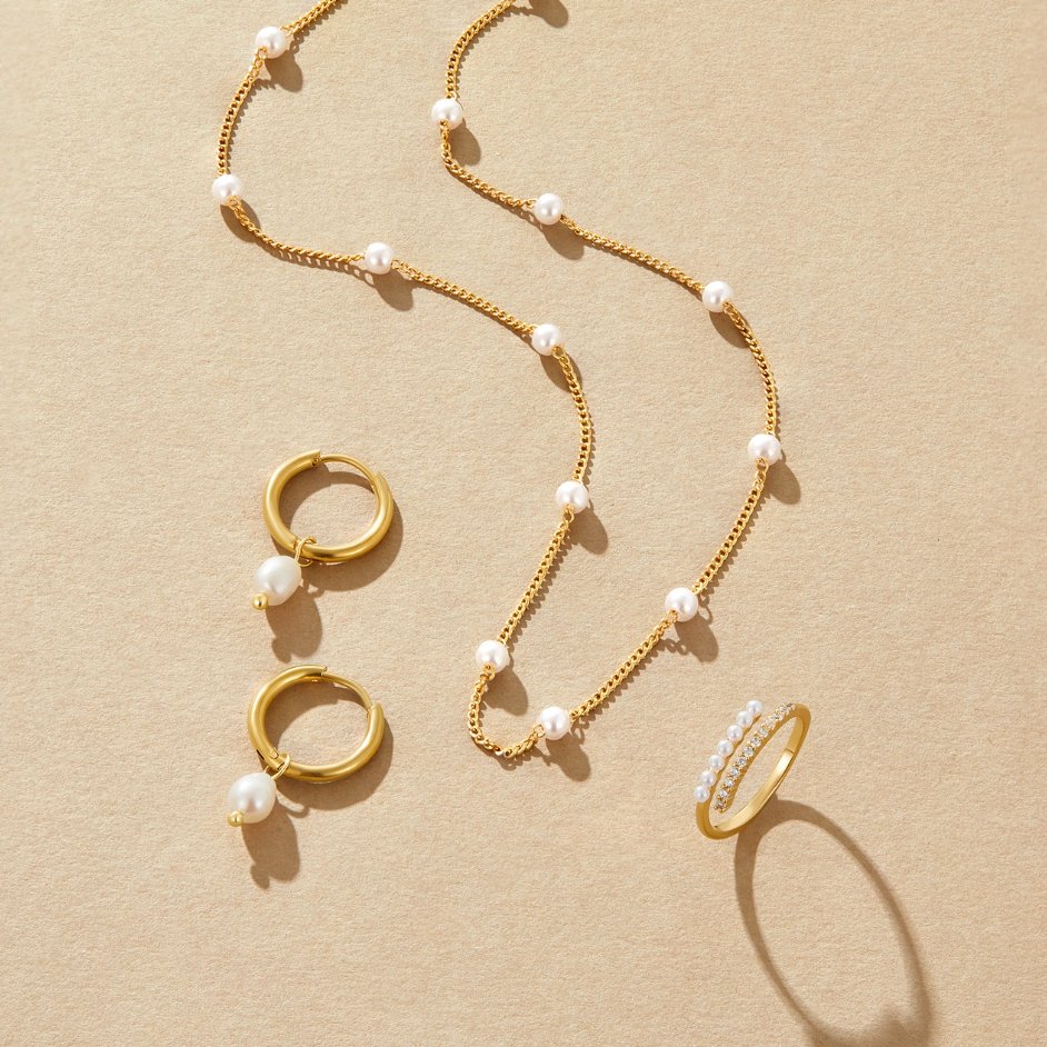 Collar de Perlas en Tono Dorado
