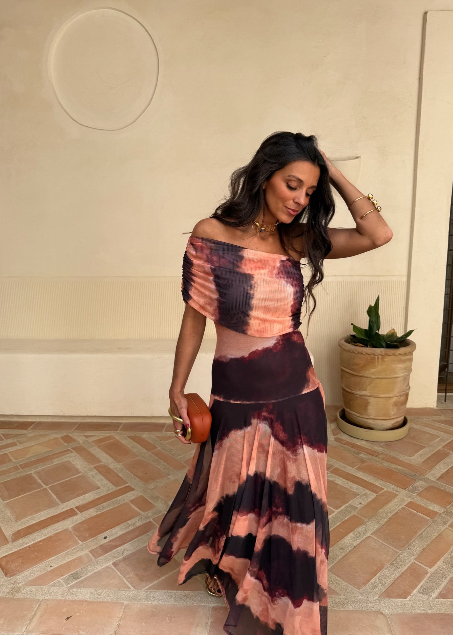 Catarina | Vestido Maxi Asimétrico con Estampado Abstracto