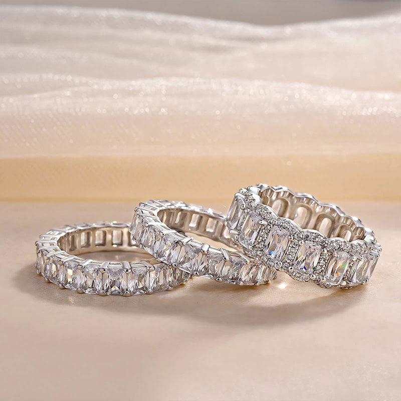 Leona – Anillo de diamantes con tres hileras deslumbrantes.