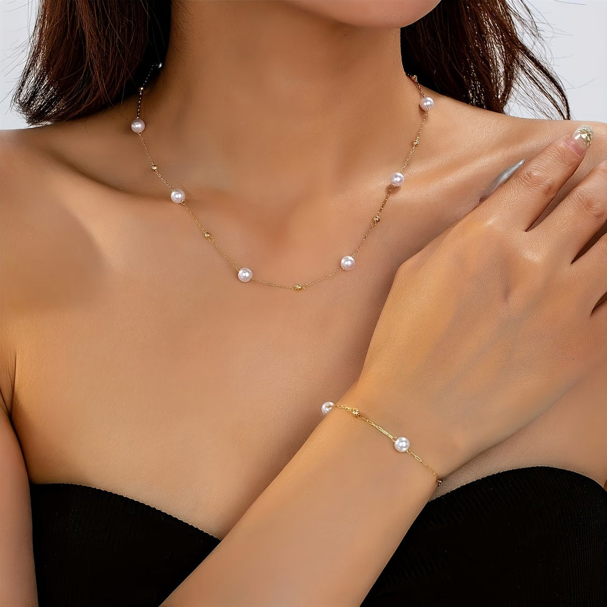 Conjunto Delicado de Cadena con Perlas