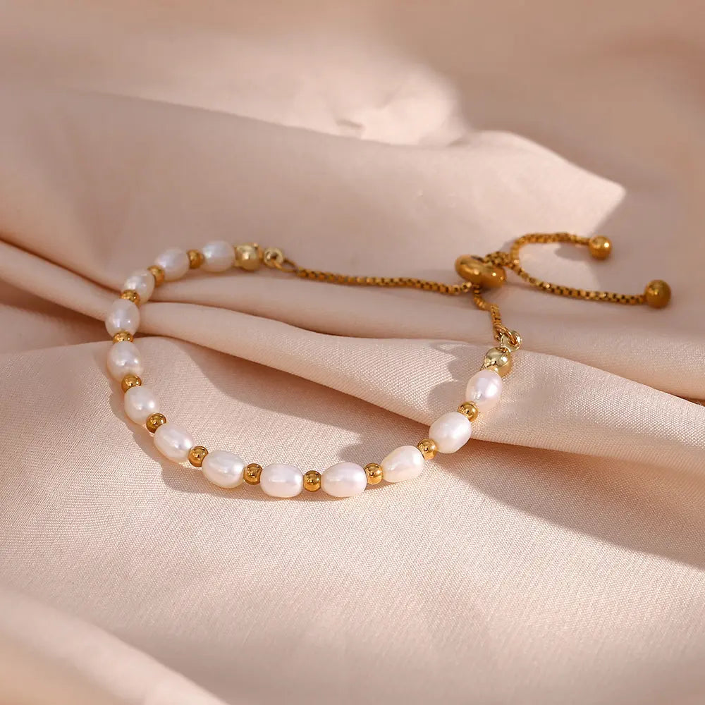 Pulsera de Perlas en Tono Dorado
