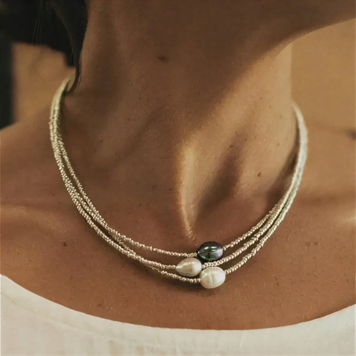 Collar Barroco de Perlas de Triple Vuelta