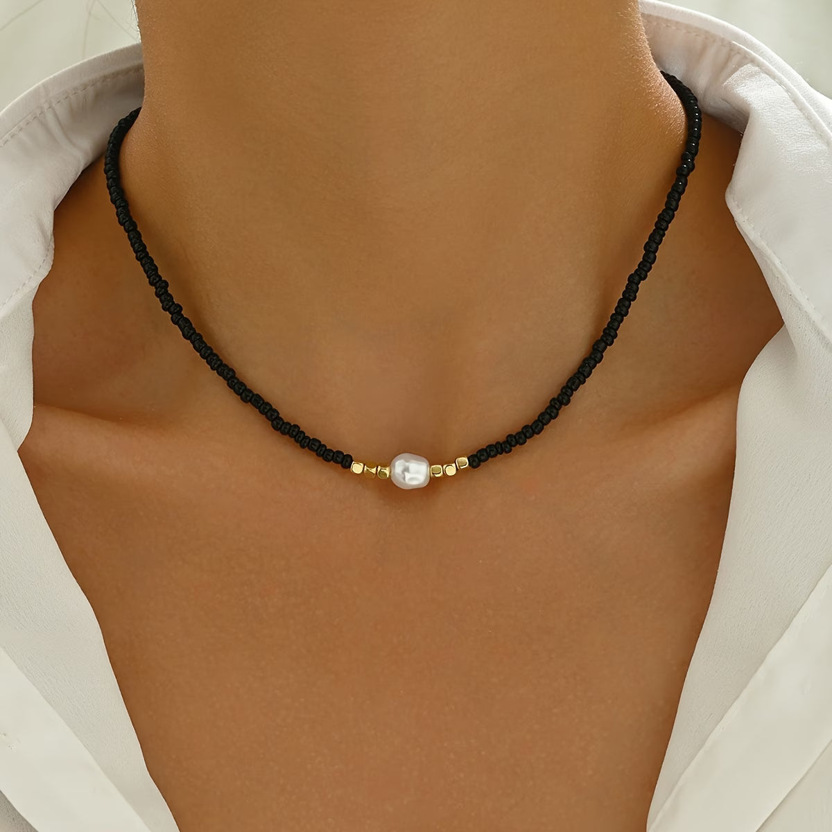 Collar Minimal de Perlas