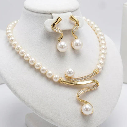 Almudena | Set de Collar y Pendientes con Perlas