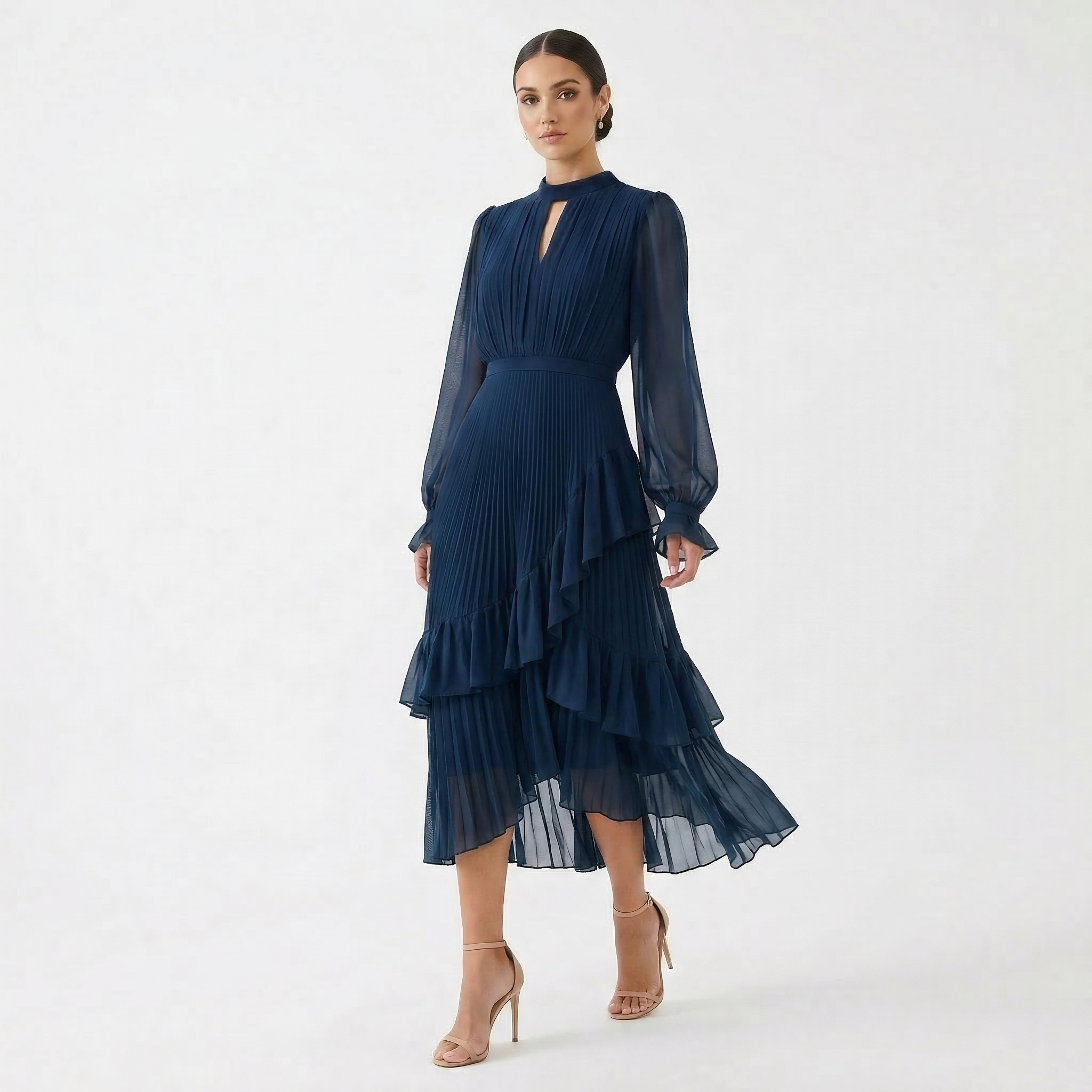 Mariana | Vestido Plisado con Mangas Fluidas y Volantes Asimétricos