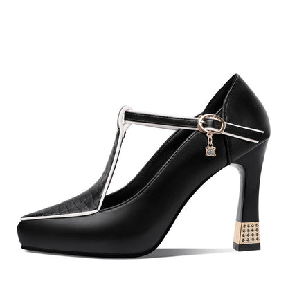 Aurora | Zapatos de Salón con Tira en T y Detalle Joya