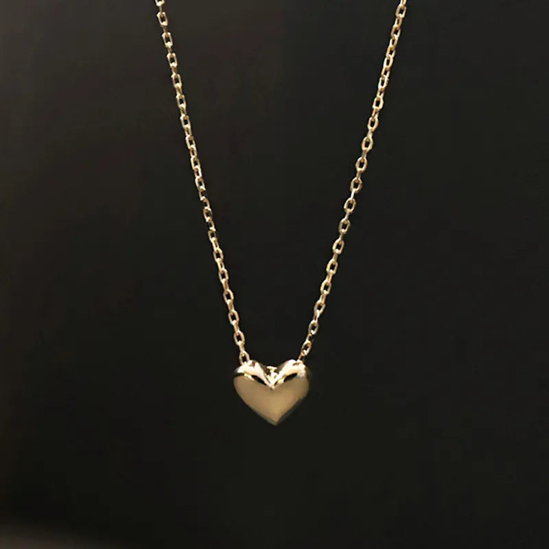 Klara – Collana dorata con pendente circolare