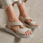 Gabriela | Sandalias Planas con Detalle Metálico