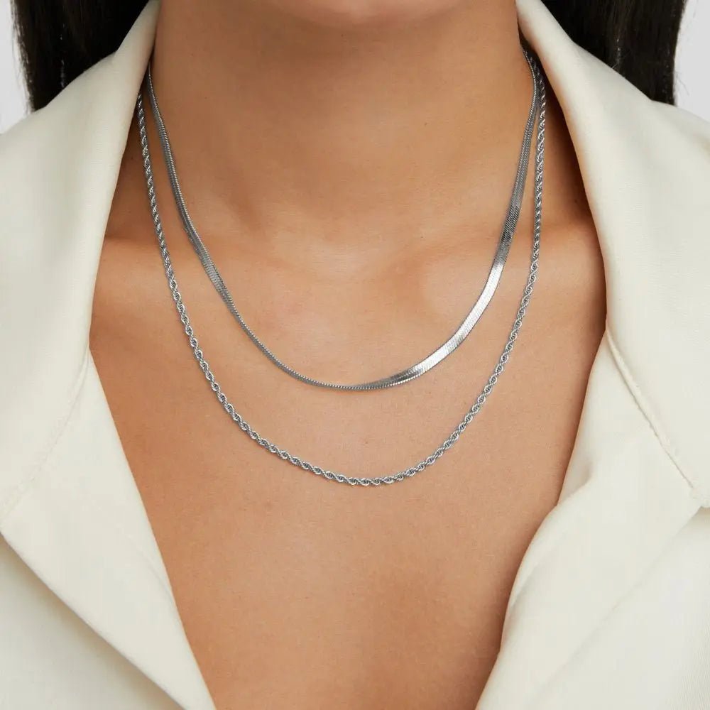 Amalia | Collar Dorado con Colgante Geométrico - Elena Duval