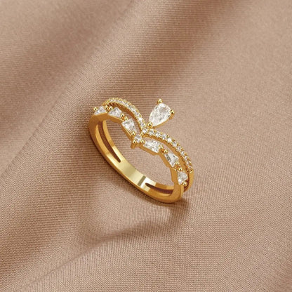 Amira | Anillo Dorado con Cristal - Elena Duval