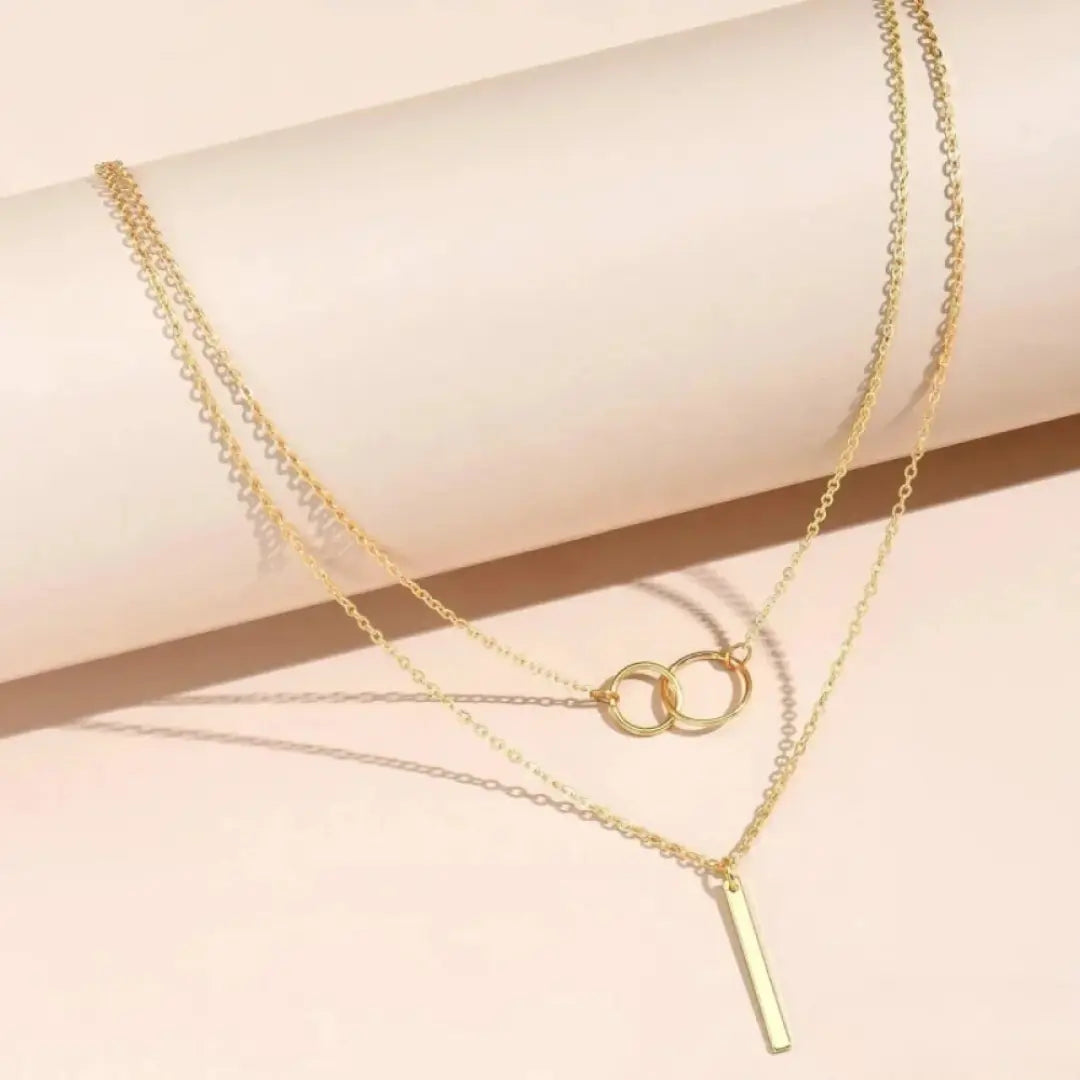 Dorina | Collar Dorado con Colgante Refinado - Elena Duval