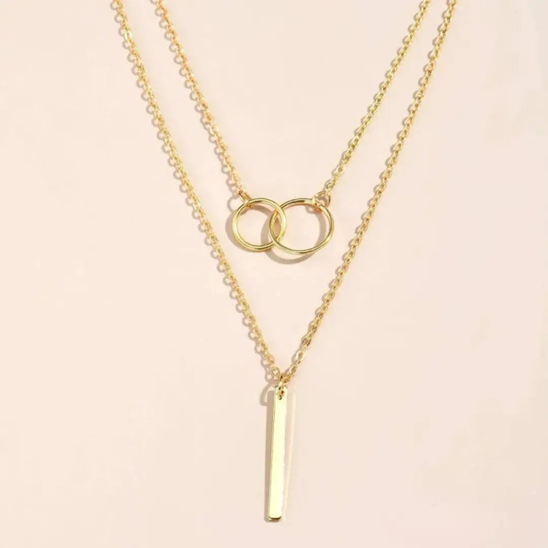 Dorina | Collar Dorado con Colgante Refinado - Elena Duval