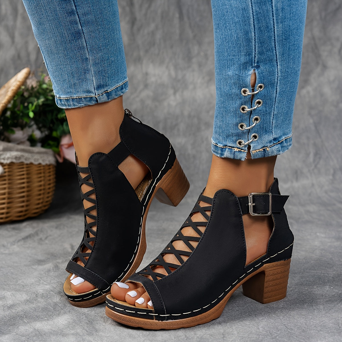 Lotus | Women's Cushioned Adjustable Sandals
