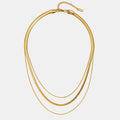 Karoline – Collana dorata con elegante pietra