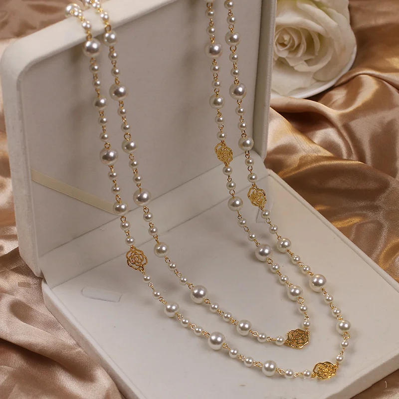 Mercedes | Collar Dorado Elegante con Perlas