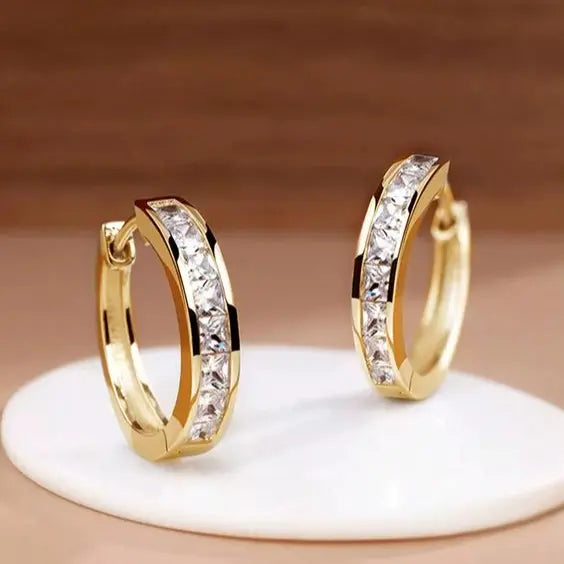 Montserrat | Aros Chic Dorados con Cristal