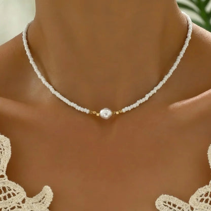 Collar Minimal de Perlas