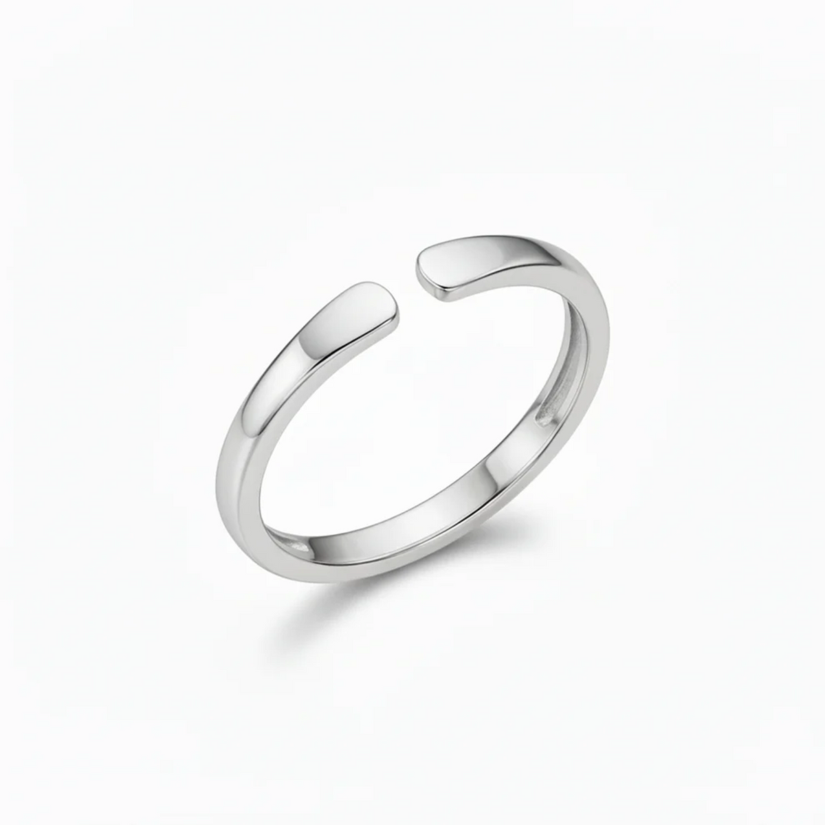 Anillo Ajustable con Inicial Whisper