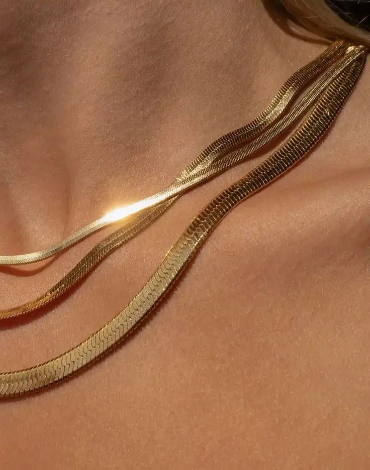 Johana – Elegante collar dorado con diseño armonioso - Elena Duval