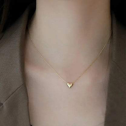 Klara | Collar Dorado con Colgante Circular - Elena Duval