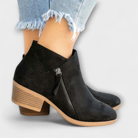 Larissa | Botas de Ante con Tacón Ancho - Elena Duval