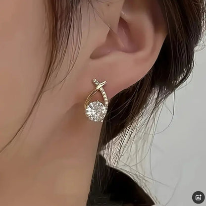 Leni – Pendientes dorados con cruz y piedras de circonita - Elena Duval