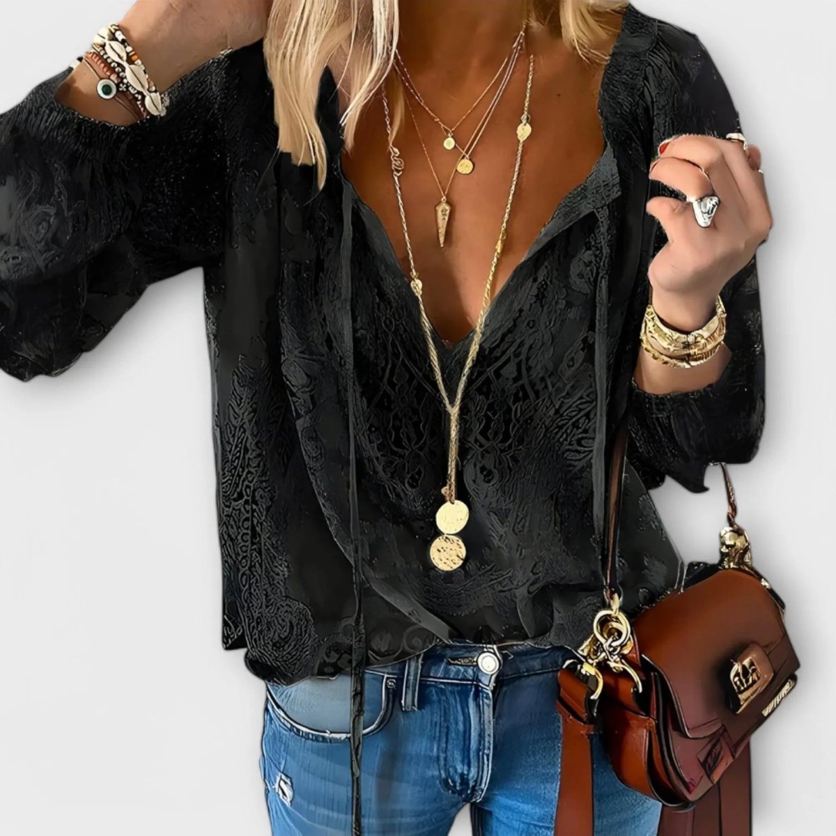 Noa | Blusa de Encaje con Cuello Lazo - Elena Duval