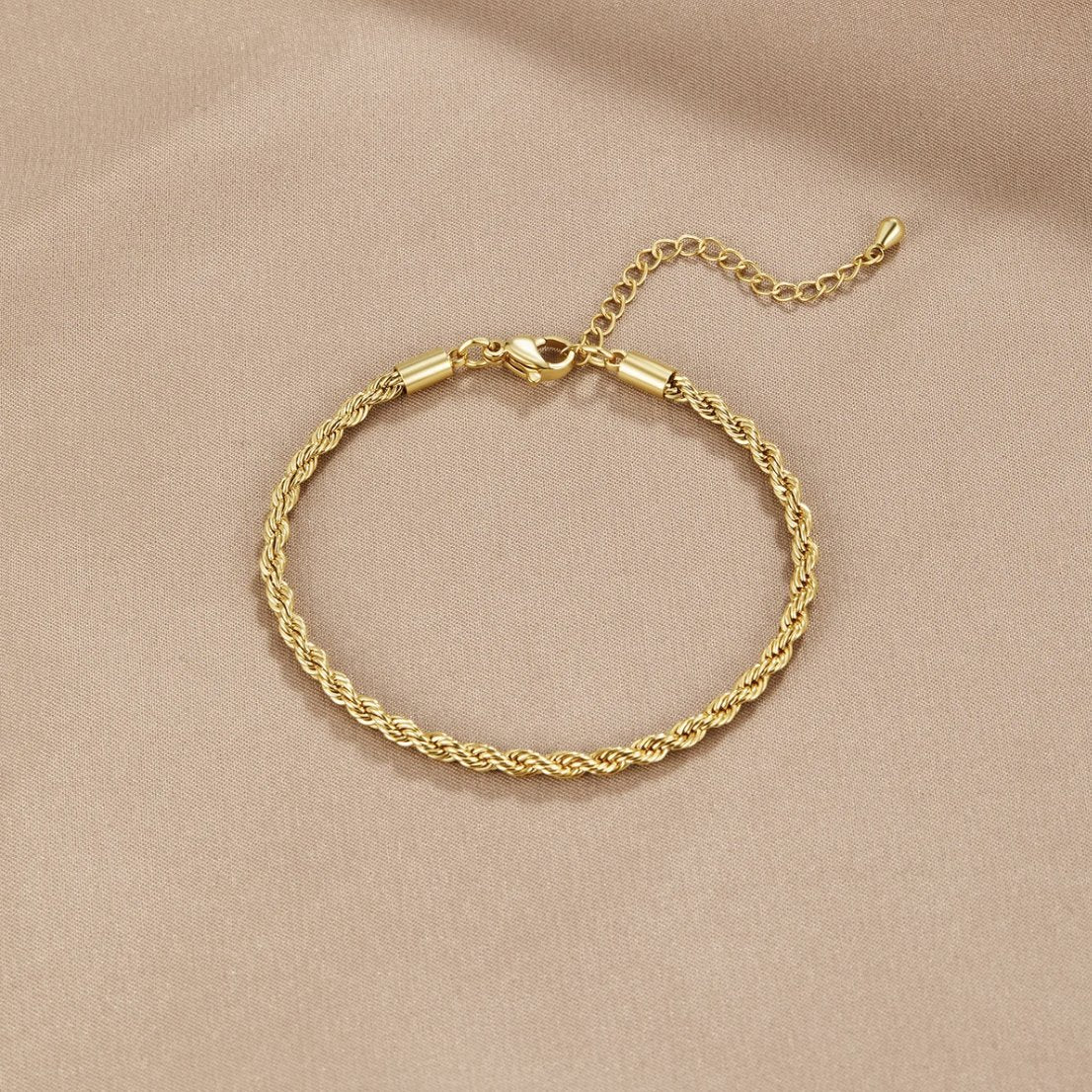 Elegante Pulsera de Oro Trenzado