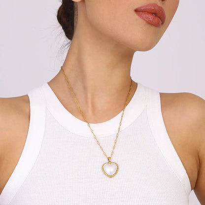 Viktorie | Collar Dorado Elegante con Colgante - Elena Duval
