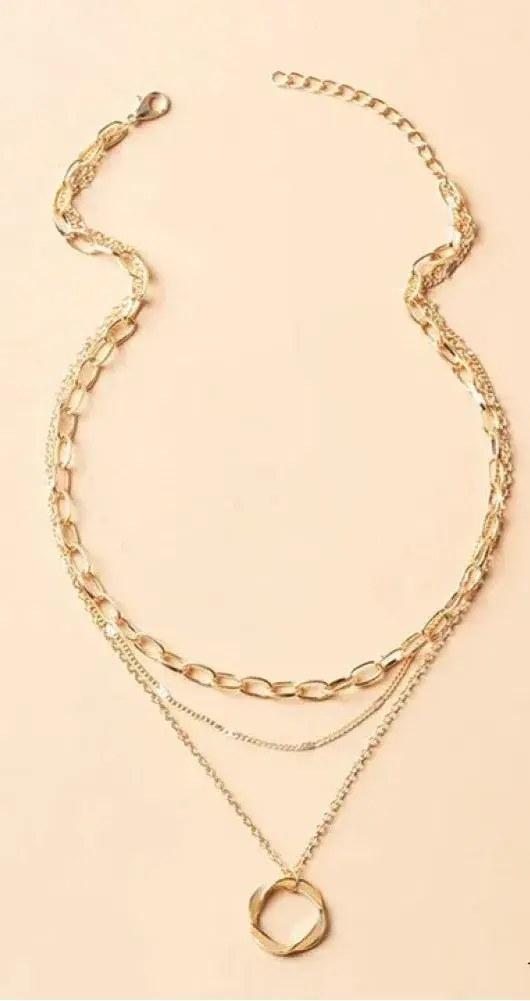 Trinidad | Collar Dorado Clásico de Capas con Colgante